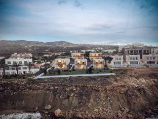 QUEENS SANDS BEACHFRONT VILLA в Кисонерге