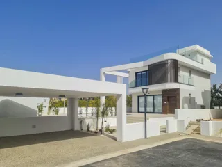 NISSI в Айя-Напе