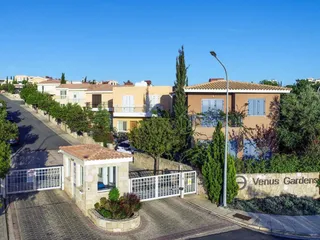 VENUS GARDENS в Хлораке