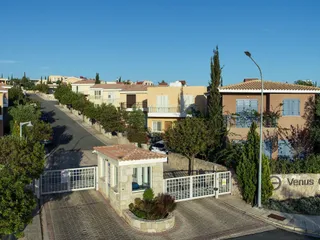 VENUS GARDENS в Хлораке