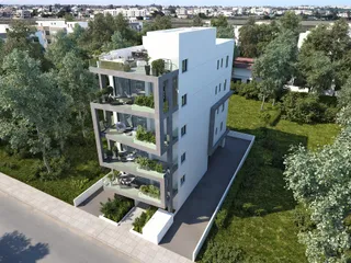 PLUS 61 в городе Ларнаке