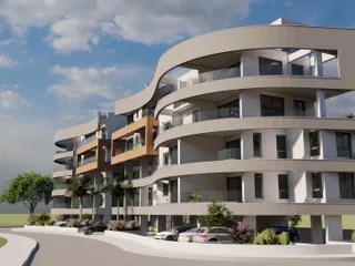 Plus 70,71 в городе Ларнаке