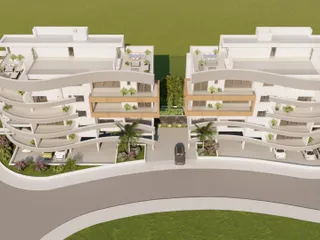 Plus 70,71 в городе Ларнаке