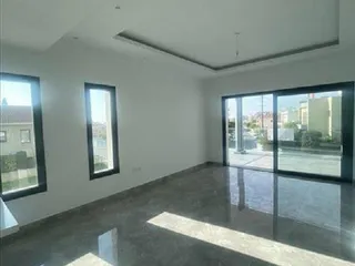 Axlh в городе Лимассоле