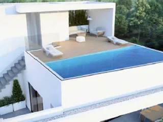 The Continent в городе Лимассоле