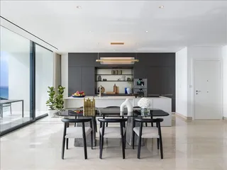 Ritz-Carlton Residences в Мутайяке