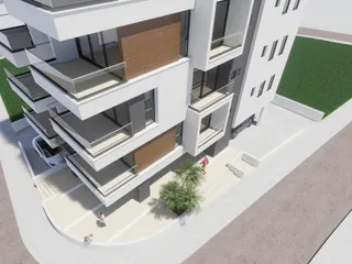 Plus 74 в городе Ларнаке