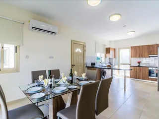 Greenvalley Villa в Полисе