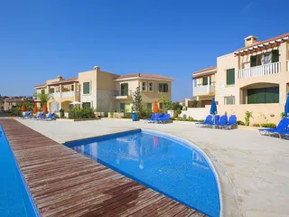 Polis Gardens в Полисе