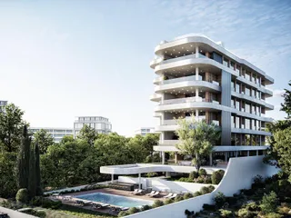 Romance в Агиос Тихонасе