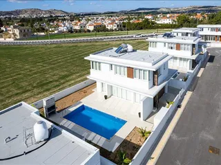 Sophia Gardens в Пиле