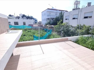 Joni Villas в Гробнице Королей