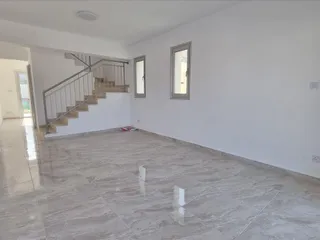 Joni Villas в Гробнице Королей