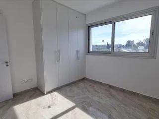 Joni Villas в Гробнице Королей