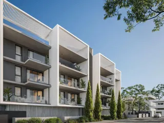 Lennox в Агиос Афанасиосе