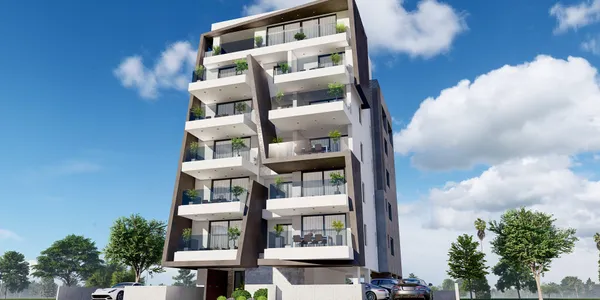 Plus 38 в городе Ларнаке