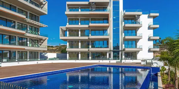 Sense в Агиос Тихонасе