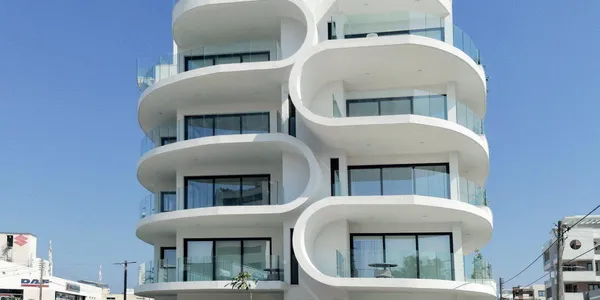 Pearl 5 в городе Ларнаке