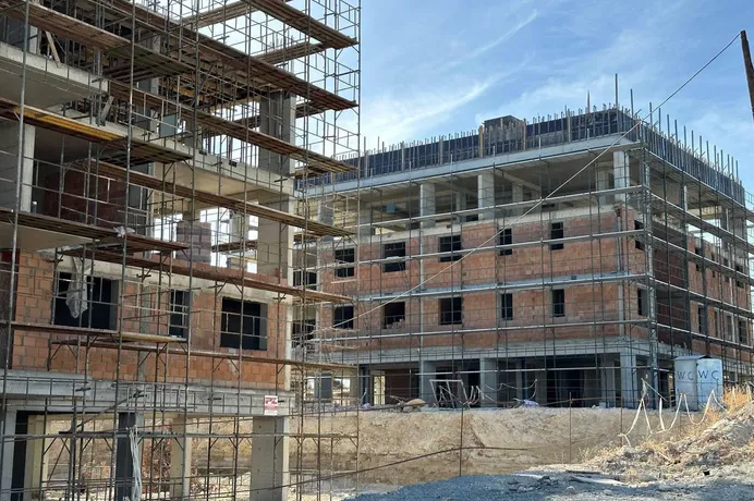 Lake View Residence в Пано Полемидии