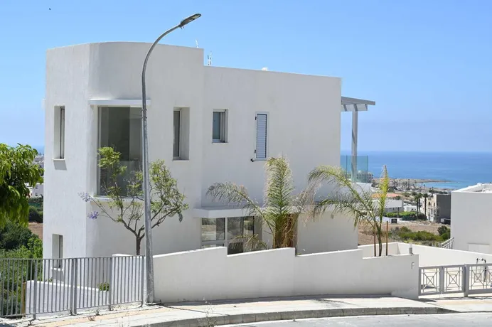 BELVEDERE VILLAS в Хлораке