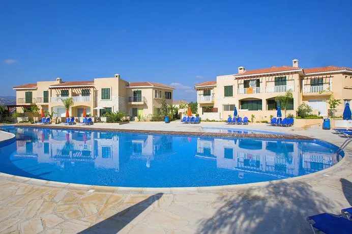 Polis Gardens в Полисе