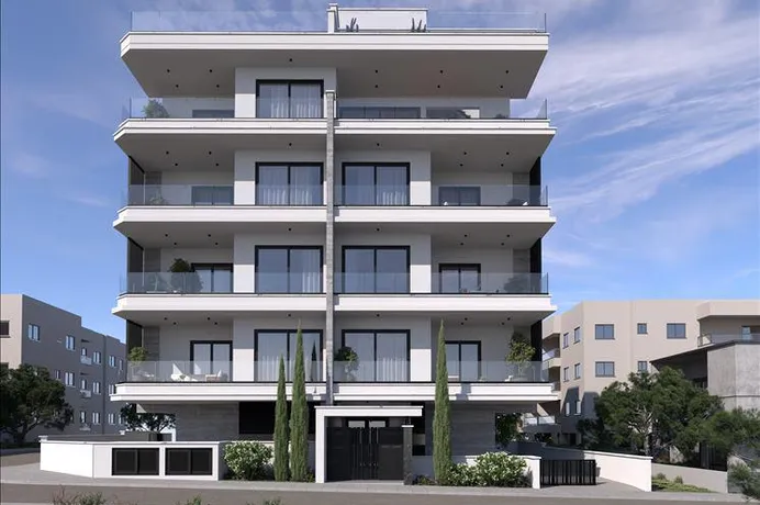 Livein Kimonos в городе Лимассоле