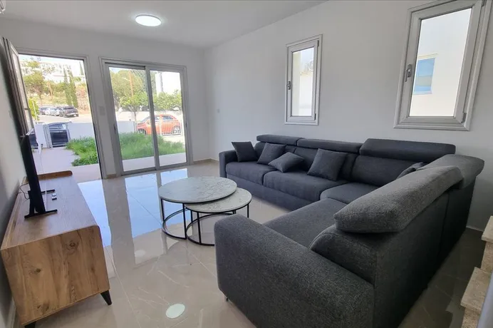Joni Villas в Гробнице Королей