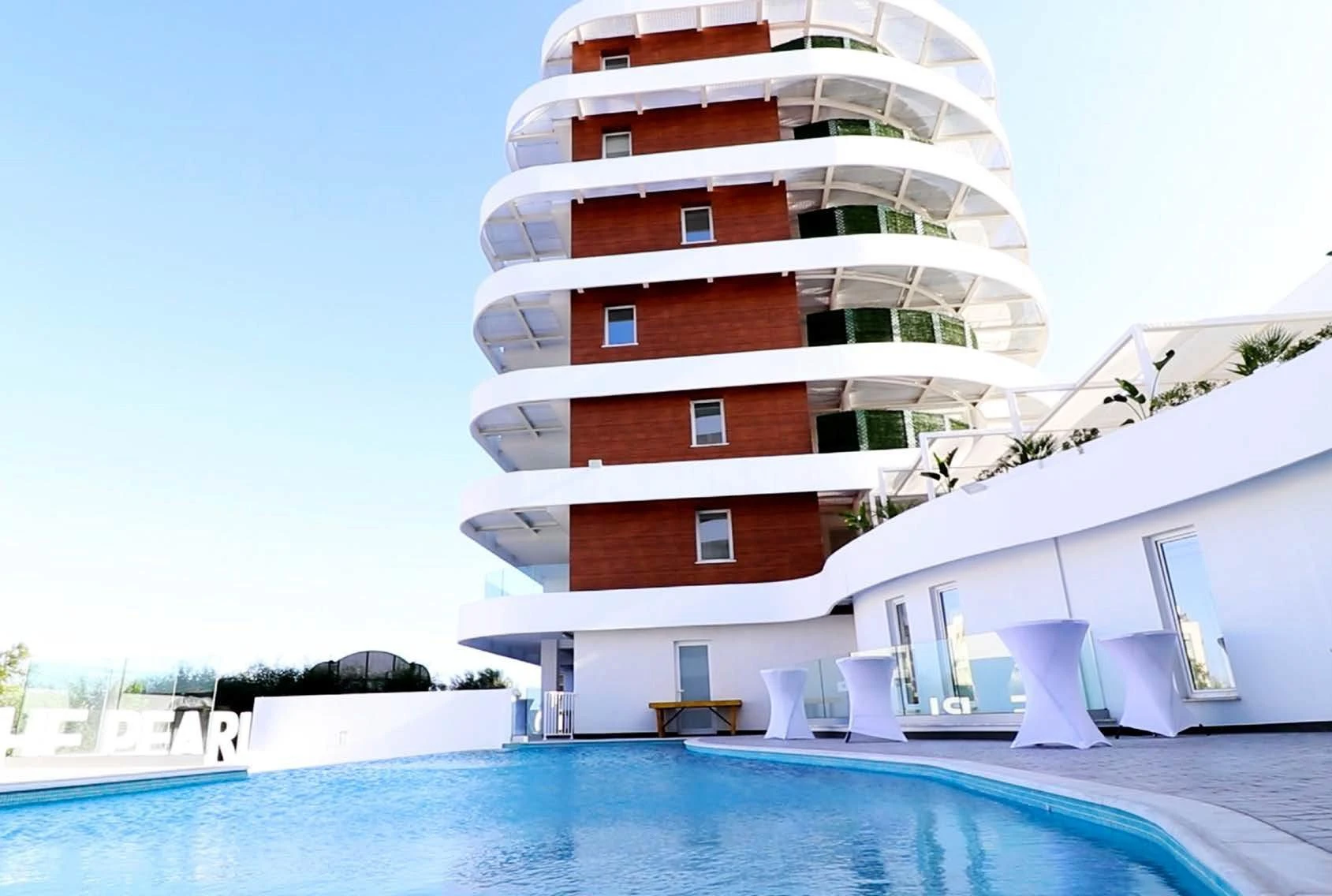 Новая резиденция с бассейном в 80 метрах от пляжа, Ларнака, Кипр Новая резиденция с бассейном в 80 метрах от пляжа, Ларнака, Кипр