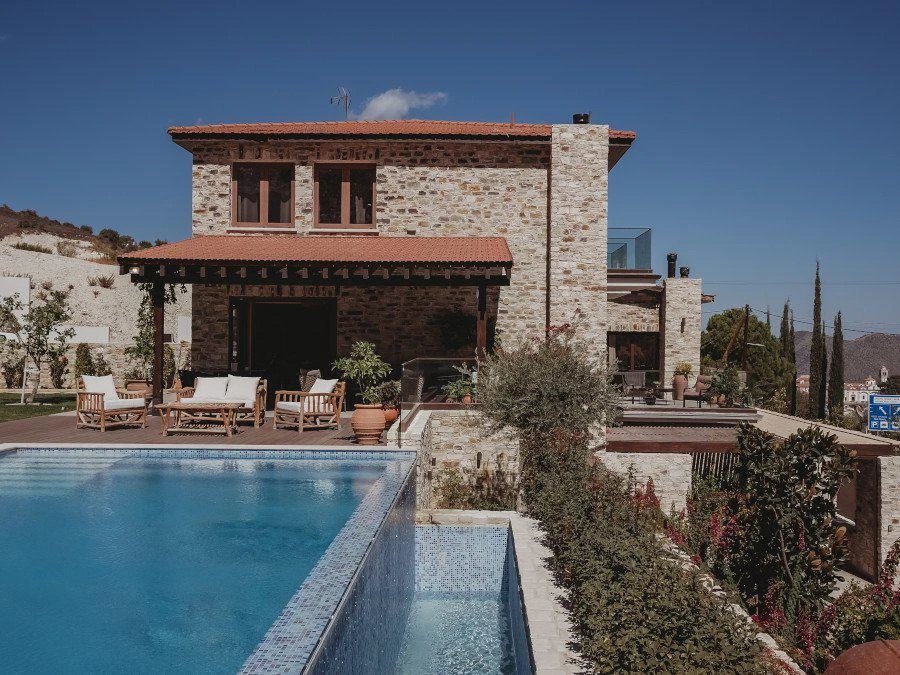 Вилла с гостевыми домами, бассейном и живописными видами, Лефкара, Кипр Вилла с гостевыми домами, бассейном и живописными видами, Лефкара, Кипр