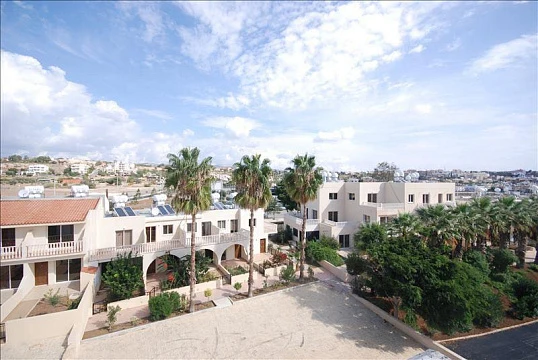 Резиденция с садом и бассейном в 300 метрах от моря, Пафос, Кипр