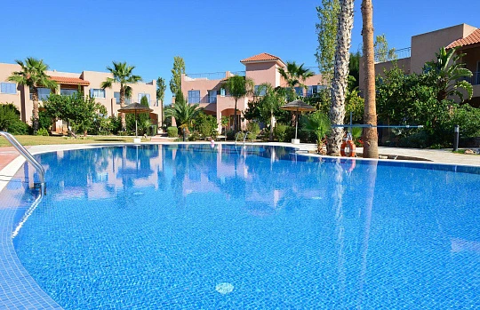 Резиденция с бассейнами рядом с пляжем, Пафос, Кипр