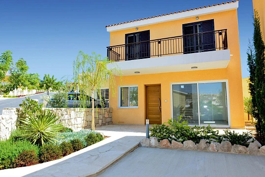 Элитные апартаменты и виллы в закрытой резиденции с бассейнами, Хлорака, Кипр