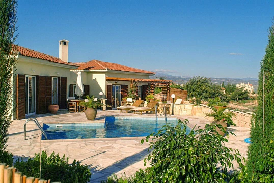 Виллы с бассейнами и живописным видом рядом с пляжем, Писсури, Кипр