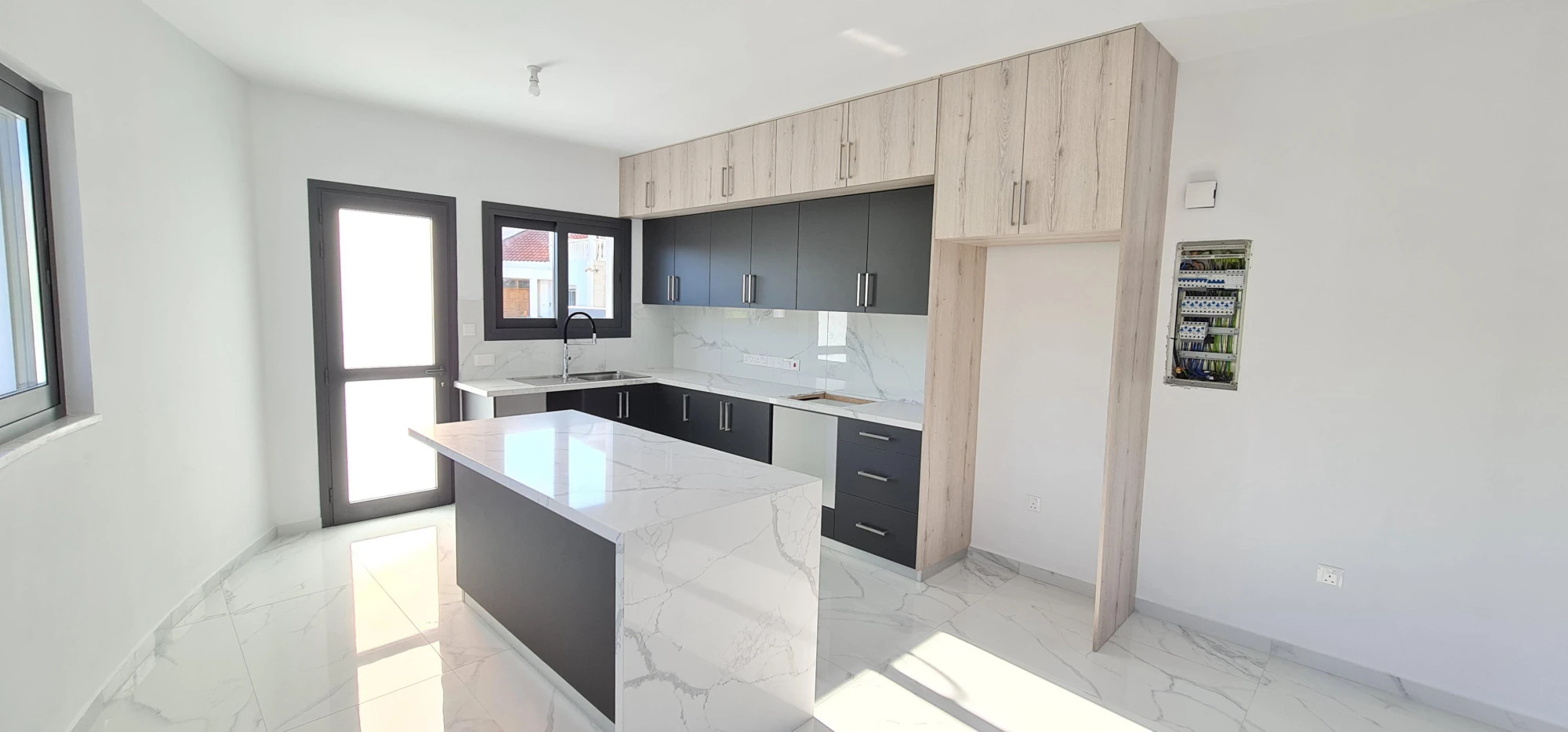 Резиденция в спокойном жилом районе премиум класса, рядом с пляжем, Героскипу, Пафос, Кипр