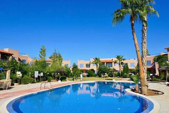 Резиденция с бассейнами рядом с пляжем, Пафос, Кипр