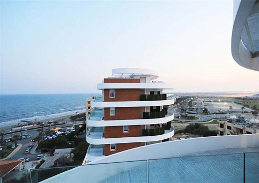 Элитная резиденция с бассейном и панорамным видом в 80 метрах от пляжа, Ларнака, Кипр