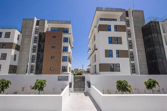 Новая резиденция с бассейном в перспективном районе Лимасола, Кипр